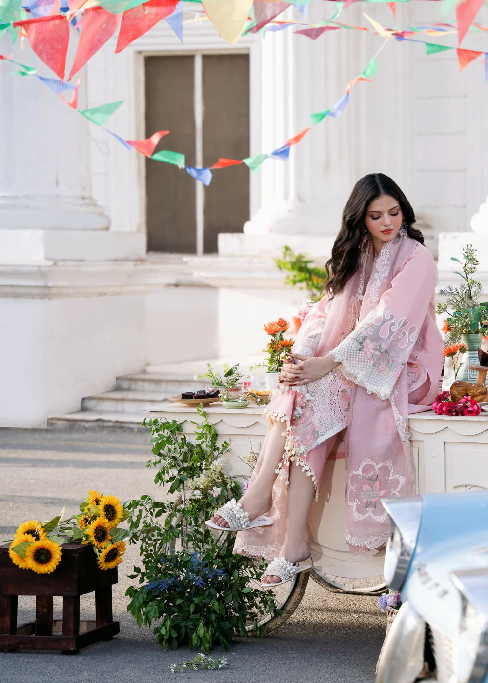 LAWN 3PC EMBROIDERED SHIRT PLAIN TROUSER (D-PATCH ) ORGANZA EMBORIDED DUPATA D-1076