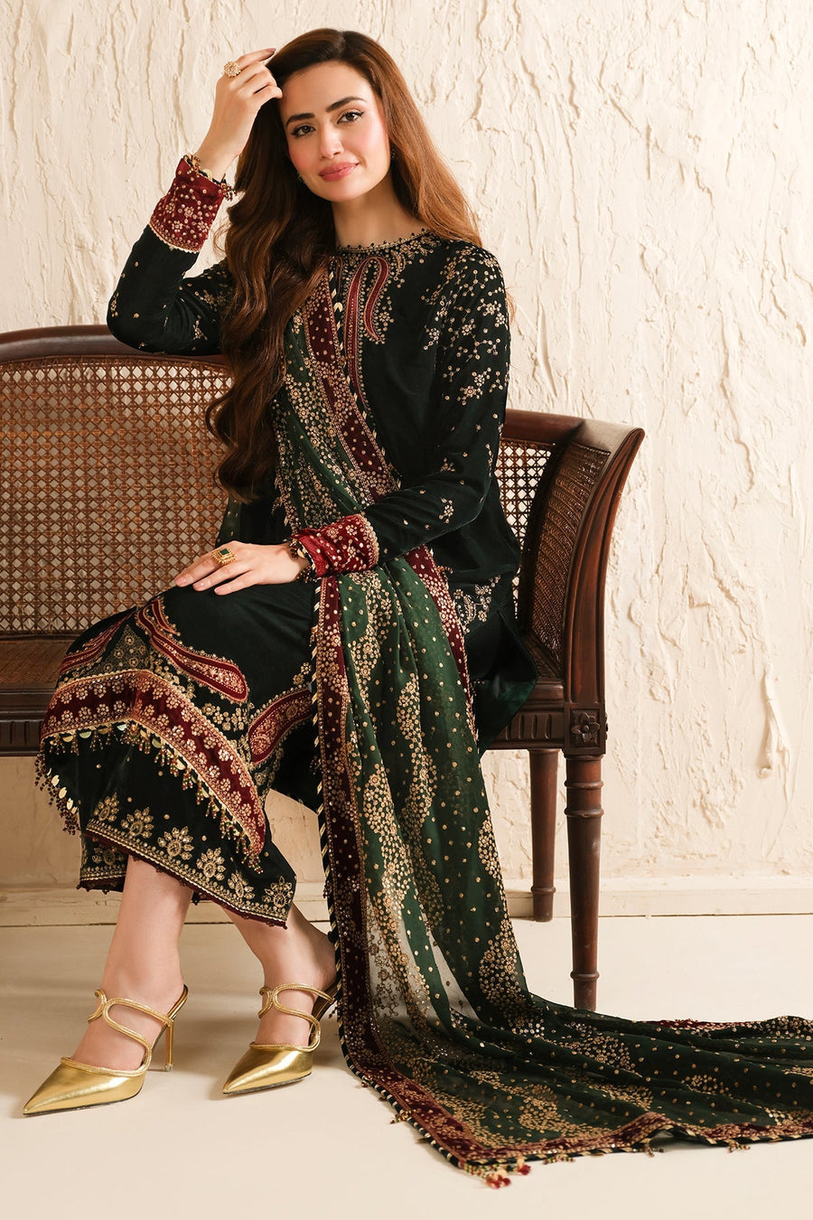 3PC VELVET SHIRT EMBORIDED VELVET TROUSER ORGANZA EMBORIDED DUPATA 786-AL