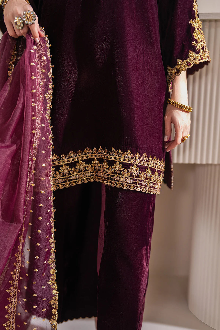 3PC VELVET EMBORIDED SHIRT AND TROUSER EMBORIDED ORGANZA DUPATA 1010-AL