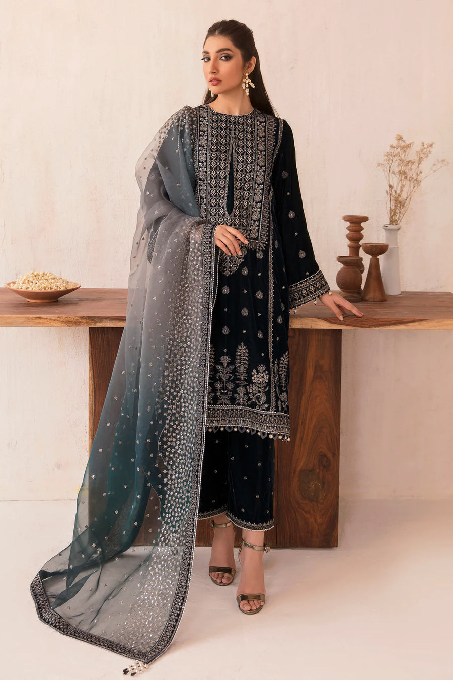 3PC VELVET EMBORIDED SHIRT AND TROUSER EMBORIDED ORGANZA DUPATA 1211-AL