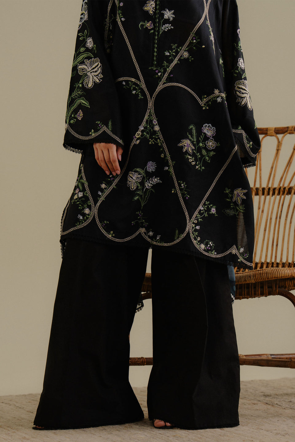 3PC DANAK EMBROIDERED SHIRT PLAIN TROUSER (DAMAN -PATCHES) PRINTED WOOLEN SHAWL D-1073